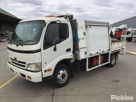 2010 Hino 300C - picture2' - Click to enlarge