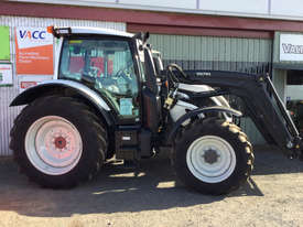 Valtra  N124H FWA/4WD Tractor - picture1' - Click to enlarge
