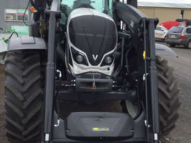 Valtra  N124H FWA/4WD Tractor - picture2' - Click to enlarge