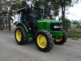 John Deere 5100 FWA/4WD Tractor - picture0' - Click to enlarge