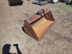 1500mm Caterpiller mud bucket - picture1' - Click to enlarge