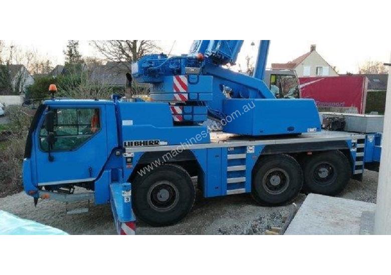 caption 2011 LIEBHERR LTM 1055-3.2 ALL TERRAIN CRANE