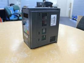 3.7kw/5 HP 15A 240V AC  single phase variable frequency drive inverter VSD VFD - picture0' - Click to enlarge