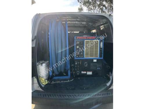 Hyundai iLoad Van with Carpet Cleaning Machine