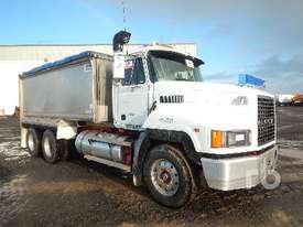 MACK CH688RS Tipper Truck (T/A) - picture0' - Click to enlarge