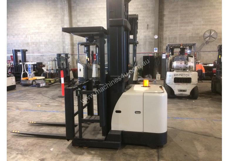 caption Electric Forklift Stockpicker SP Series 2007
