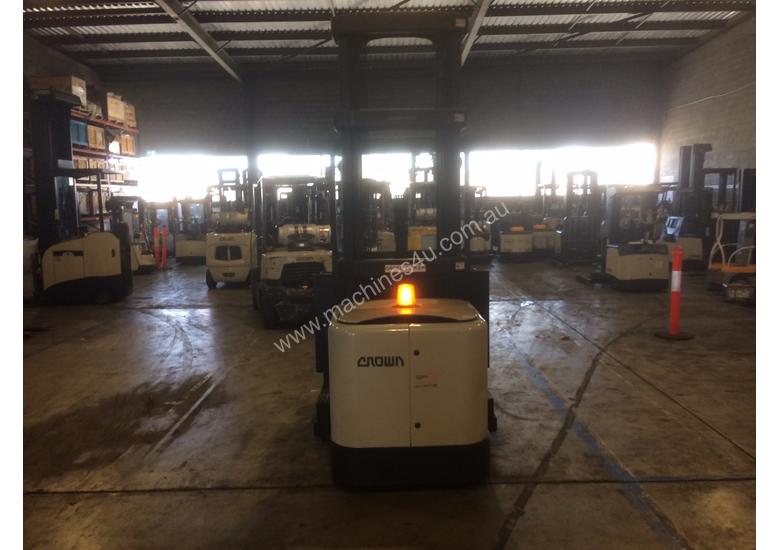 caption Electric Forklift Stockpicker SP Series 2007