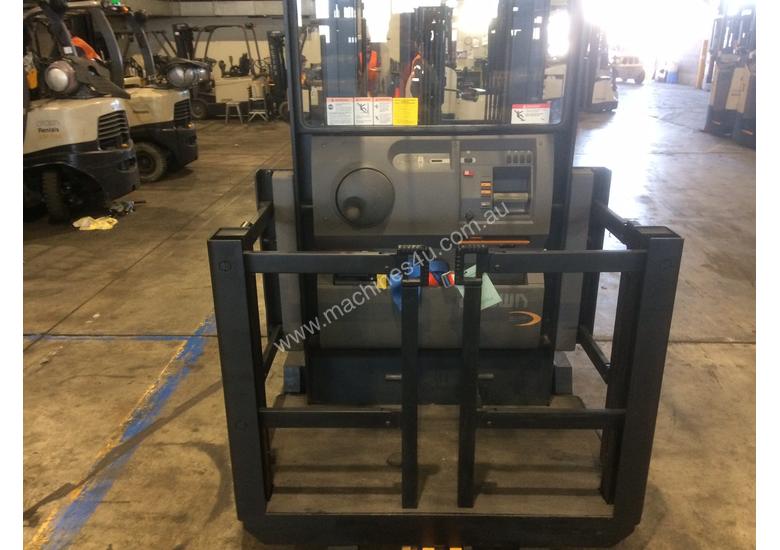 caption Electric Forklift Stockpicker SP Series 2007