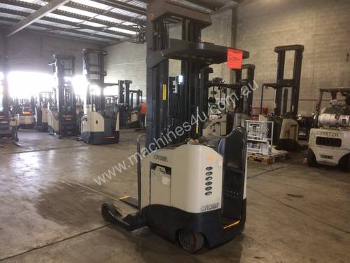 Electric Forklift Reach RR Series 2003 Warranty and Crown Services included