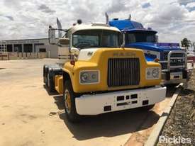 1975 Mack R600 - picture0' - Click to enlarge