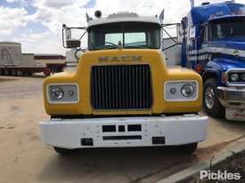 1975 Mack R600 - picture1' - Click to enlarge