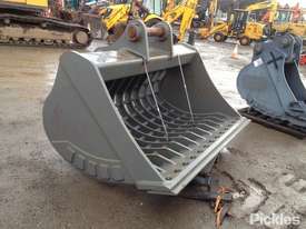 2000mm Shaker Bucket to suit 35 Tonne Excavator. - picture0' - Click to enlarge