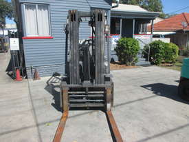 2.5 ton Crown Container Mast Used Forklift - picture1' - Click to enlarge