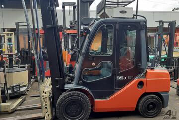 ACTIVE FORKLIFTS - TOYOTA FORKLIFT 8FG35 2012 4.5M LIFT ENCLOSE ARICON CAB TWIN PALLET HANDLER