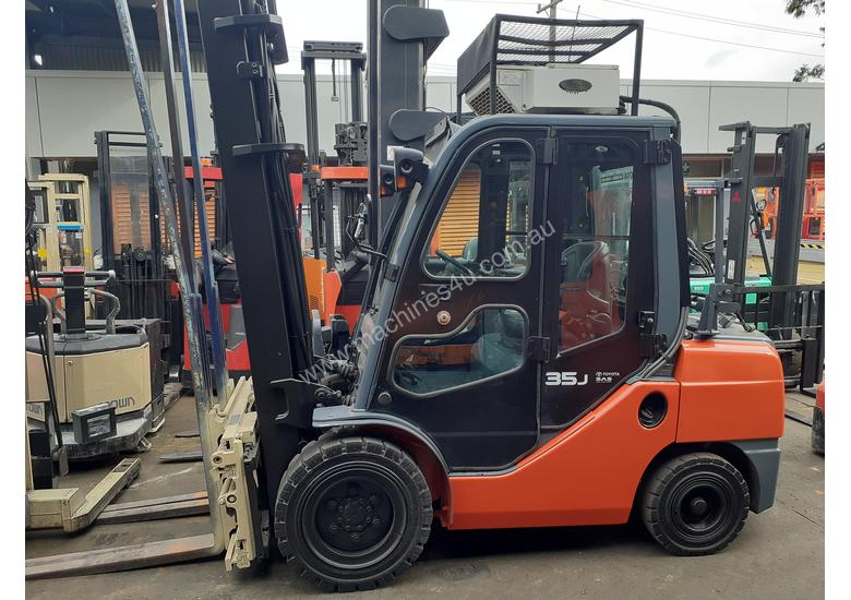 Used Toyota Toyota Forklift 8fg35 2012 4 5m Lift Enclose Aricon Cab Twin Pallet Handler Counterbalance Forklifts In Fairfield Nsw