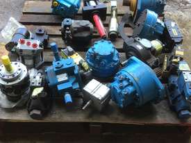 Pallet of new hydraulic Pumps or motors if not new been refurbished would like to sell the whole lot - picture0' - Click to enlarge