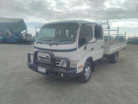 Hino 300c - picture1' - Click to enlarge
