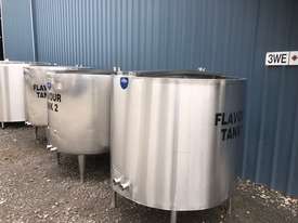 900ltr Stainless Steel Tank - picture1' - Click to enlarge