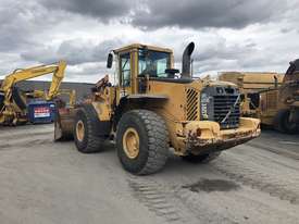 Volvo L120E Loader - picture2' - Click to enlarge
