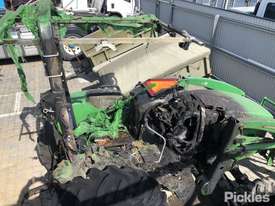 John Deere 4720 eHYDRO - picture2' - Click to enlarge