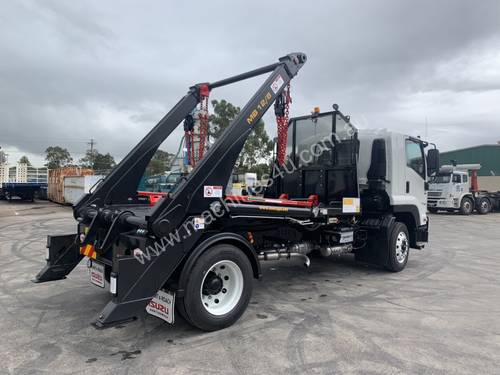 Isuzu Skip Truck