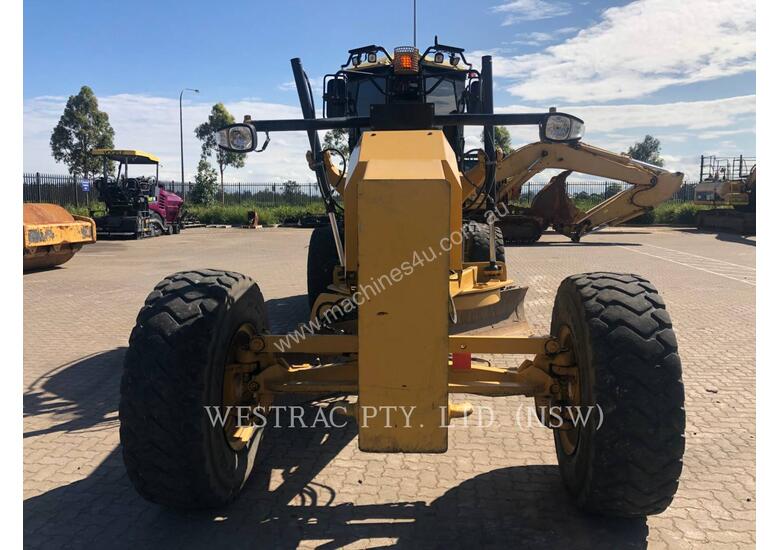 caption CATERPILLAR 12M Motor Graders