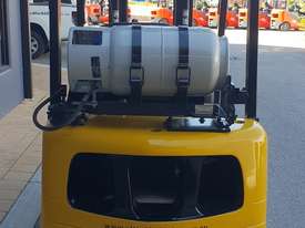Yale 2000kg LPG Forklift with 4800mm 3 Stage Container Mast - picture2' - Click to enlarge