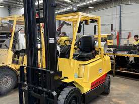 Hyster 2.5T LPG 2 Stage Forklift Sideshift - picture0' - Click to enlarge