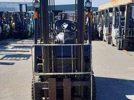 Yale 2000kg LPG Forklift with 4040mm Two Stage Mast - picture2' - Click to enlarge
