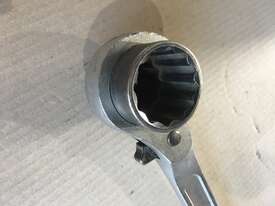 Podger Ratchet Spanner 36mm x 32mm Toledo  Ratchet Socket Wrench Cr-V  - picture2' - Click to enlarge