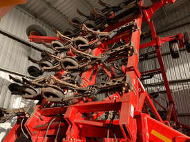 2017 Bourgault 3320 Paralink Air Drills - picture0' - Click to enlarge