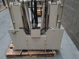 FORKLIFT - SLIP SHEET ATTACHEMENT - picture2' - Click to enlarge