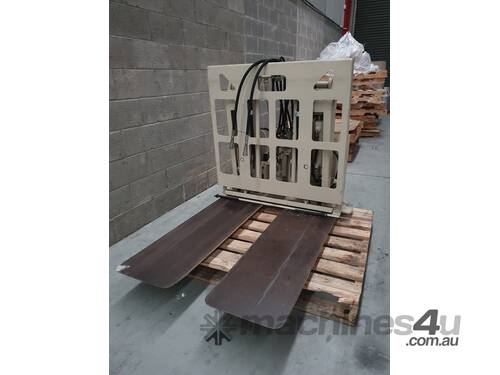 FORKLIFT - SLIP SHEET ATTACHEMENT