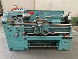 Victor 400 x 1000 Metal Lathe - picture0' - Click to enlarge