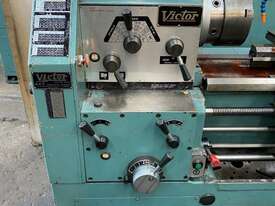 Victor 400 x 1000 Metal Lathe - picture0' - Click to enlarge