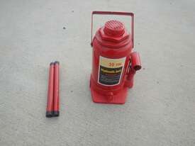 Unused 30 Ton Bottle Jack - picture0' - Click to enlarge