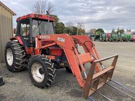 Case 695 Utility Tractors - picture0' - Click to enlarge