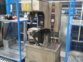 HAEGER 6T HYDRAULIC CLINCH PRESS - picture0' - Click to enlarge