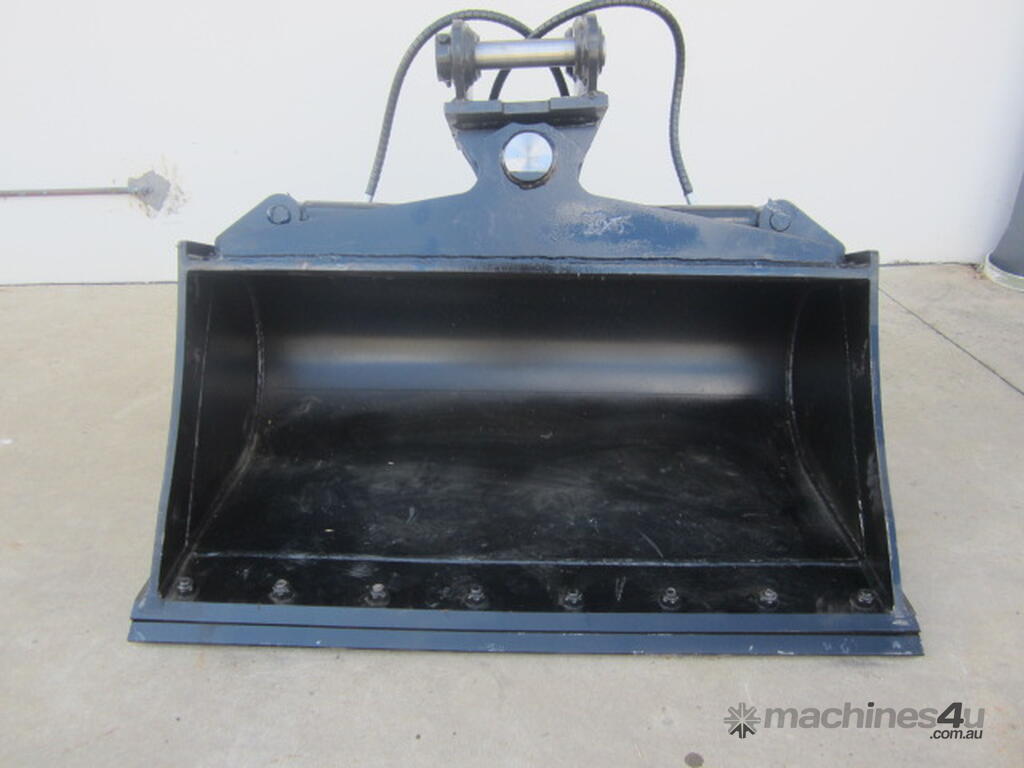 New australian bucket supplies Kobelco 23 Tonne Tilting Mud Bucket