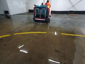 Tennant M20 combination sweeper scrubber  - picture0' - Click to enlarge