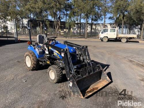 New Holland Boomer 2035