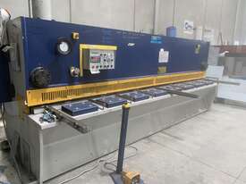 NC Hydraulic Guillotine Shear - picture1' - Click to enlarge