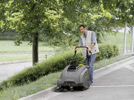 Karcher KM 75/40 W G Commercial Push Sweeper - picture2' - Click to enlarge