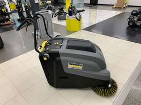 Karcher KM 75/40 W G Commercial Push Sweeper - picture0' - Click to enlarge