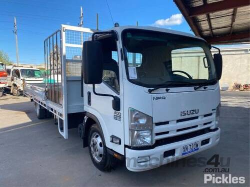 2014 Isuzu NPR 300