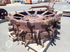 VINTAGE TRACTOR WHEELS - picture0' - Click to enlarge