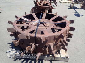 VINTAGE TRACTOR WHEELS - picture0' - Click to enlarge