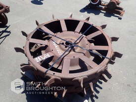 VINTAGE TRACTOR WHEELS - picture1' - Click to enlarge