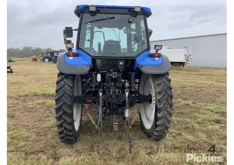 caption New Holland TM120