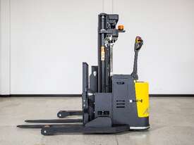 Liftsmart WRT15 Battery Electric Walkie Reach Stacker - picture2' - Click to enlarge